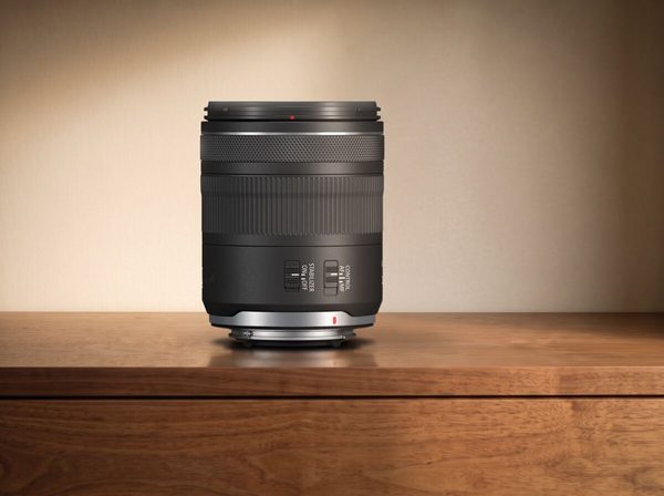 Canon EOS R6 Mark II met de RF 28-70mm F2.8 IS STM, de kit zoals die de deur uit gaat — 3